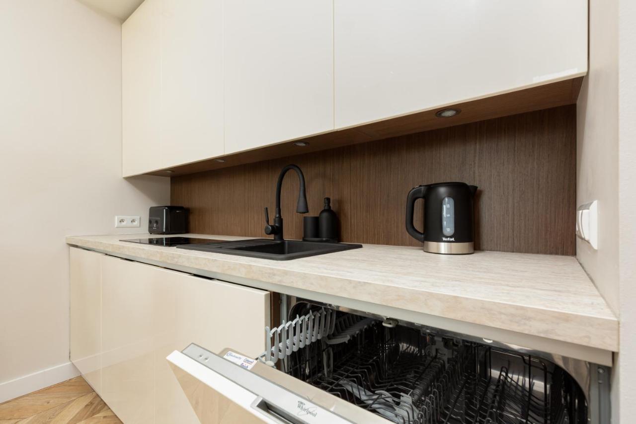 Platinum Towers Apartment With Parking By Renters Prestige Warszawa Eksteriør billede