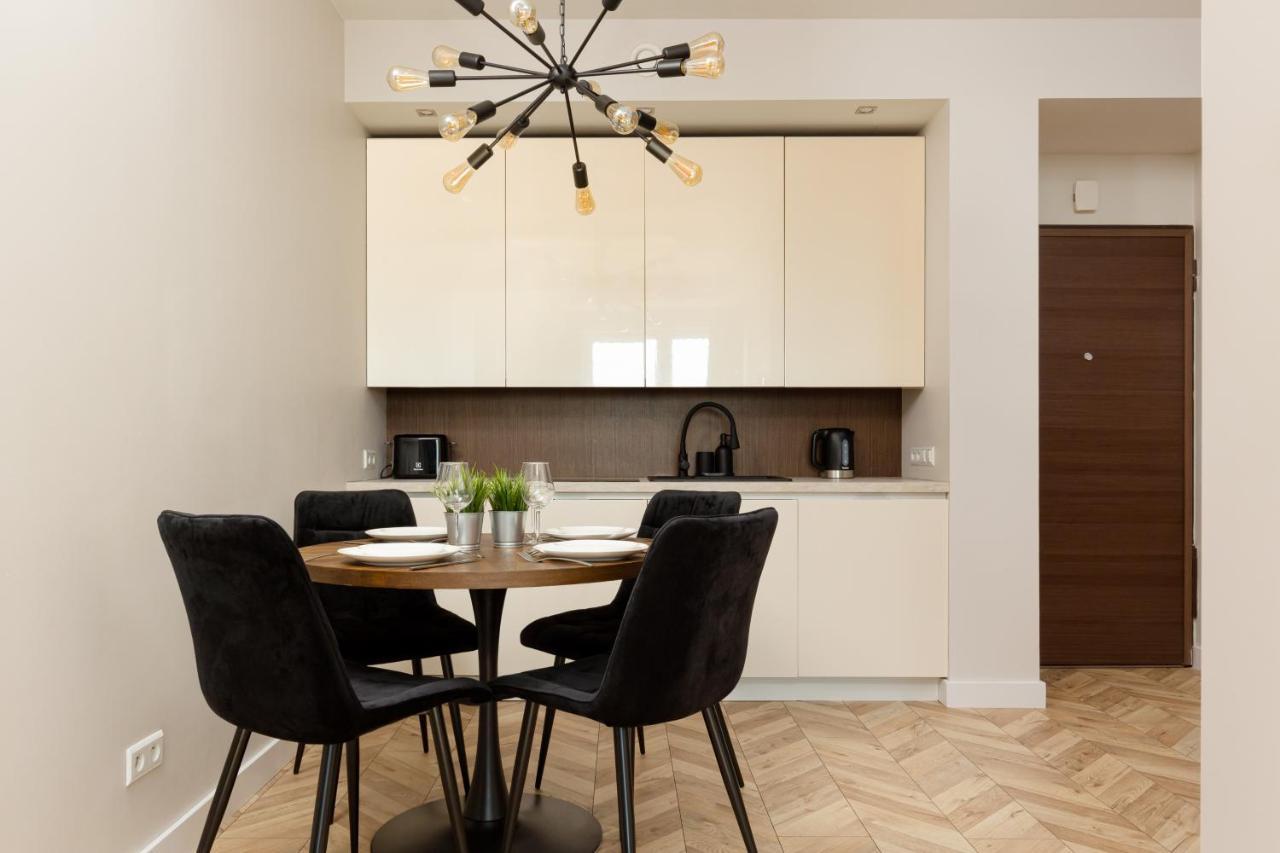Platinum Towers Apartment With Parking By Renters Prestige Warszawa Eksteriør billede